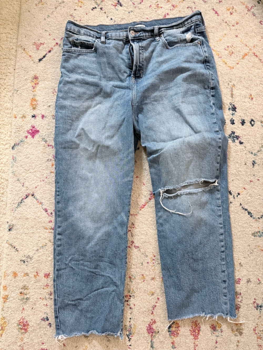 Old Navy Light Blue Distressed Cropped Jeans